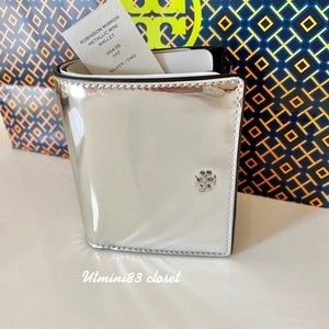 Tory Burch Robinson Mirror metallic mini wallet/silver